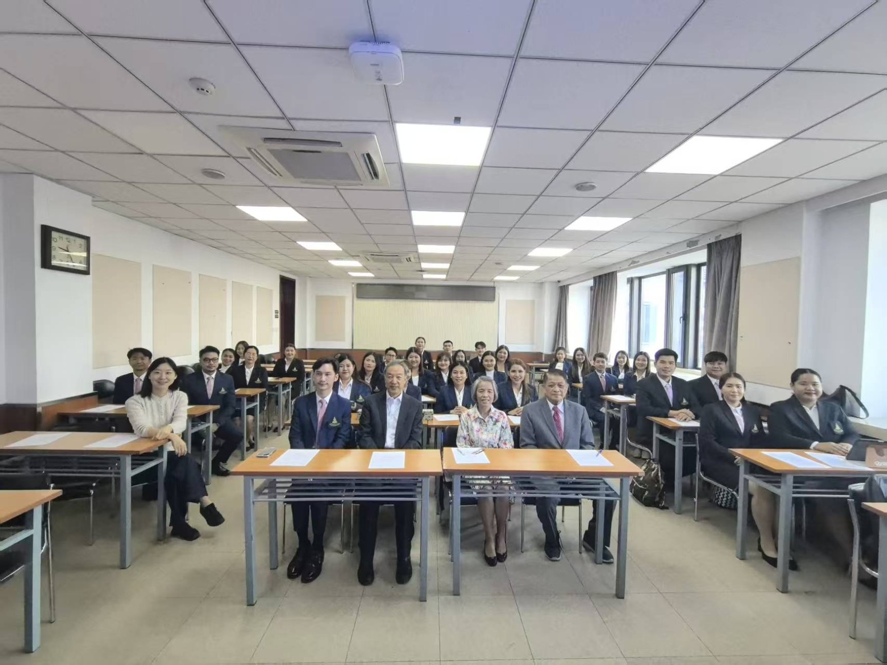 共叙友谊，共谋发展：泰国蓝康恒大学代表团来访