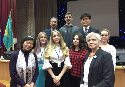 我院教师参加乌克兰苏霍姆林斯基诞辰一百周年纪念大会