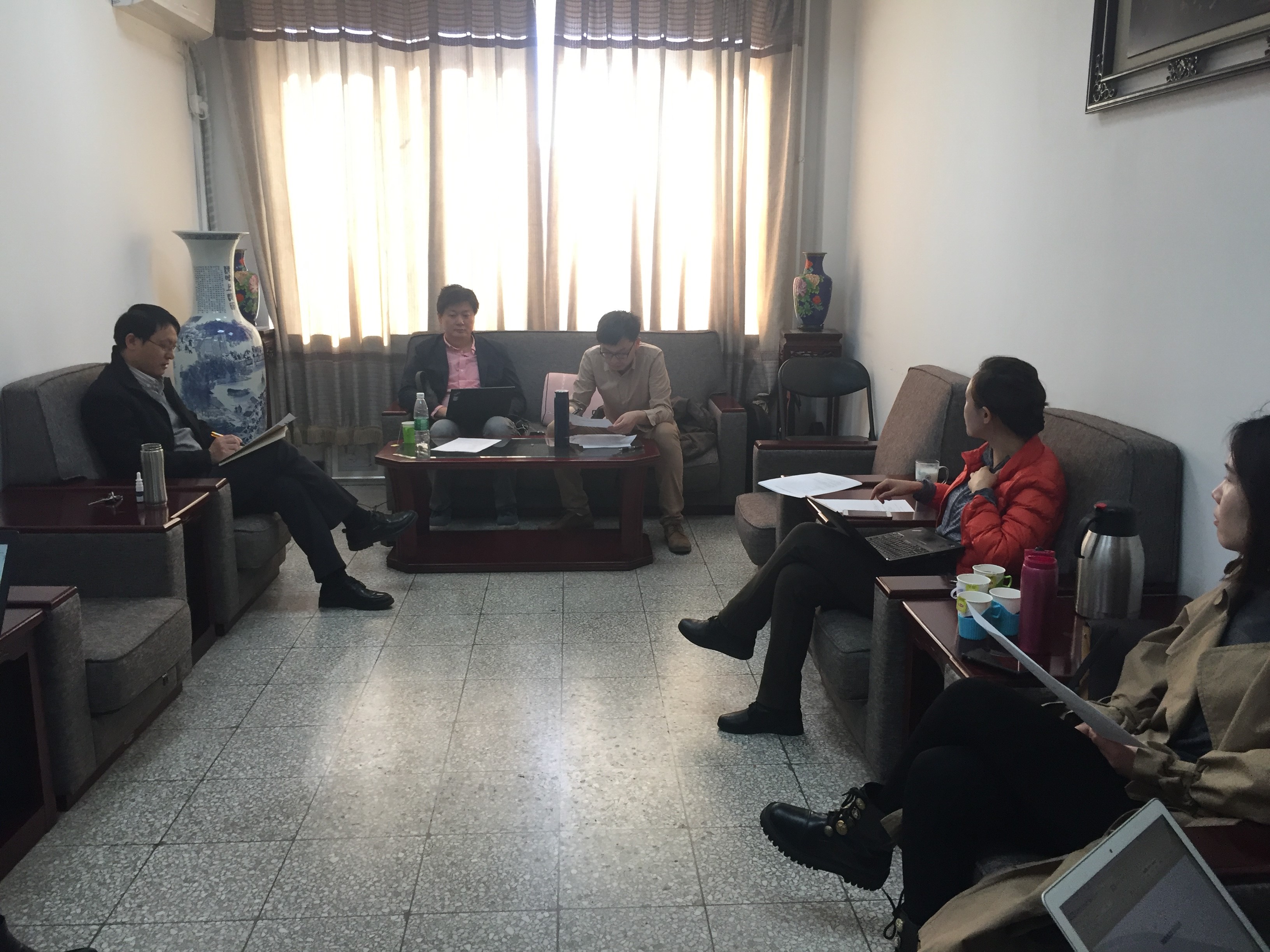 我院召开国际学校课程建设调查研究问卷开发研讨会